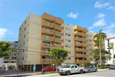 600 NE 25th St #PHD, Miami, FL 33137