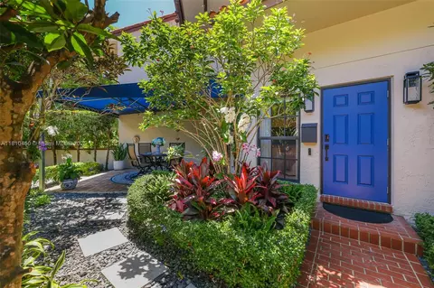 725 Biltmore Ct, Coral Gables, FL 33134