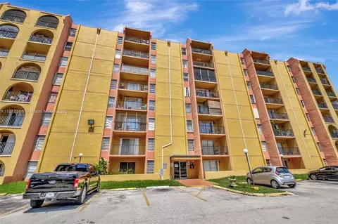 4801 NW 7th St #506-16, Miami, FL 33126