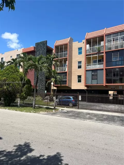 6095 W 19th Ave #209, Hialeah, FL 33012