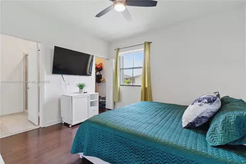 Bedroom - 3534 W 106th St, Hialeah, FL 33018 photo 5 of 5