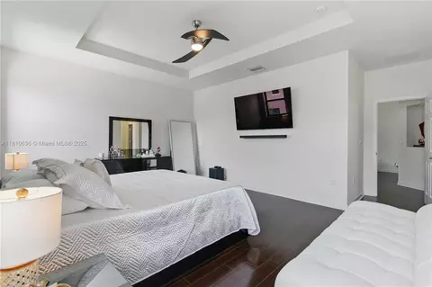 Bedroom - 3534 W 106th St, Hialeah, FL 33018 photo 2 of 5