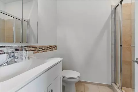Bath - 3534 W 106th St, Hialeah, FL 33018 photo 2 of 2
