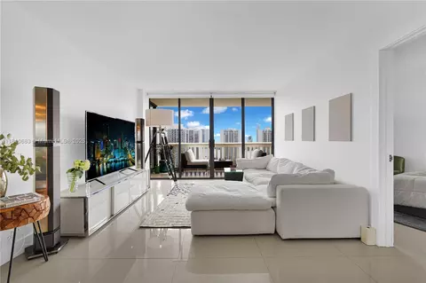 1000 Island Blvd #2508, Aventura, FL 33160