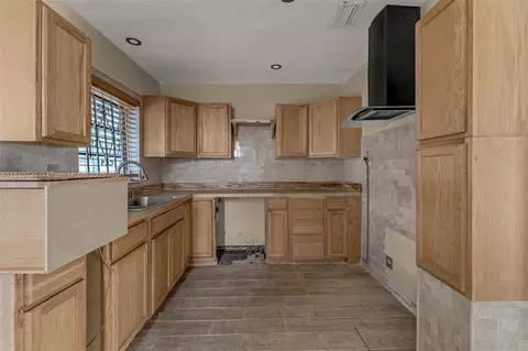 Kitchen - 15101 Harrison St, Miami, FL 33176 photo 1 of 1
