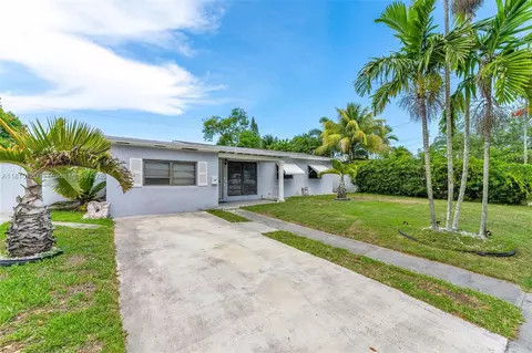 Exterior - 15101 Harrison St, Miami, FL 33176 photo 1 of 6