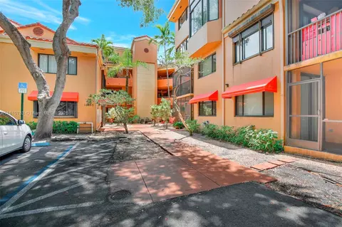 15535 Miami Lakeway N #106, Miami Lakes, FL 33014