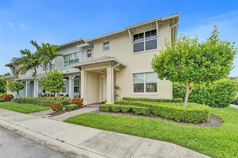 4810 Eucalyptus Dr #1, Hollywood, FL 33021