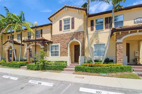 9051 SW 227th St #2, Cutler Bay, FL 33190