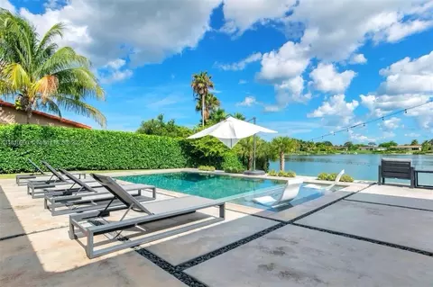 8900 SW 192nd Dr, Cutler Bay, FL 33157