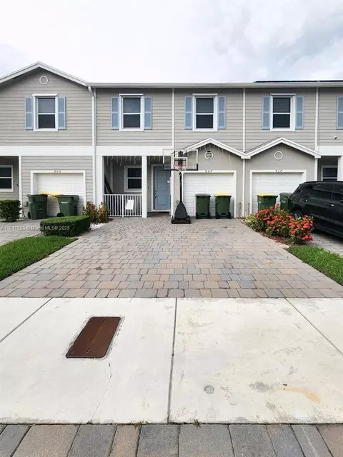 907 SE 17th Ct, Homestead, FL 33034
