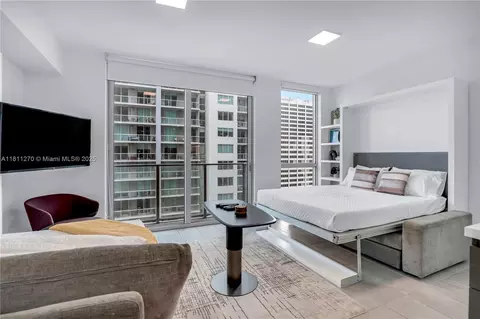 227 NE 2nd St #2110, Miami, FL 33132