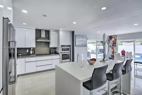 Kitchen - 8031 W 14th Ct, Hialeah, FL 33014 photo 1 of 4