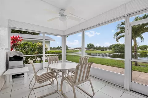 3810 Rowena Cir, West Palm Beach, FL 33417