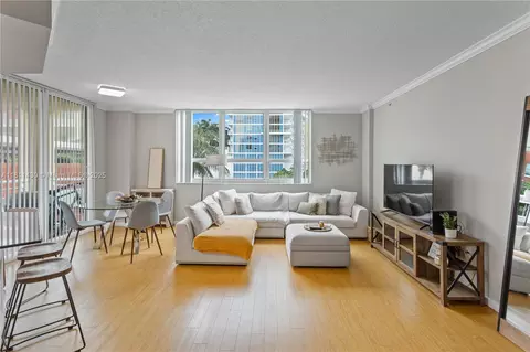 2000 N Bayshore Dr #401, Miami, FL 33137