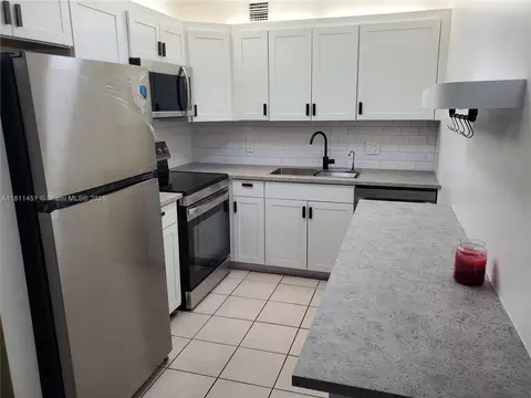 800 SW 131st Ave #113F, Pembroke Pines, FL 33027