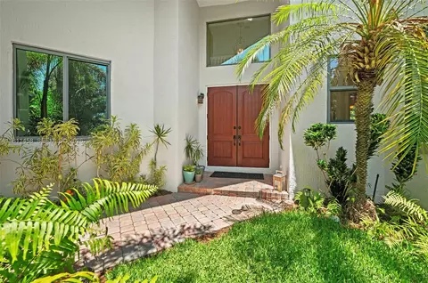 8205 SW 171st Ter, Palmetto Bay, FL 33157
