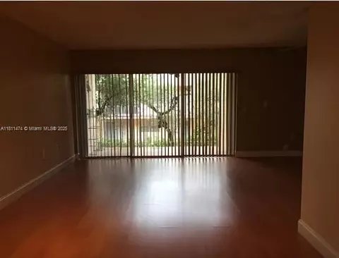9365 Fontainebleau Blvd #E225, Miami, FL 33172