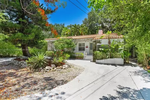 8538 NE 4th Ave, El Portal, FL 33138