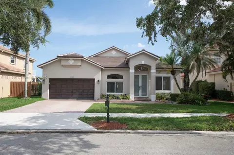 16404 Diamond Pl, Weston, FL 33331
