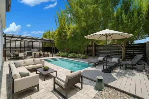 15924 SW 136th Way, Miami, FL 33196