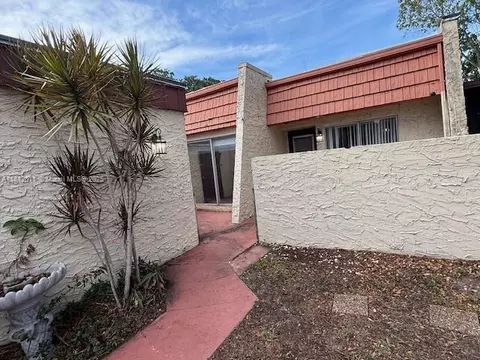 9423 NW 65th St #E2, Tamarac, FL 33321