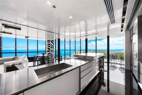100 S Pointe Dr #3003, Miami Beach, FL 33139