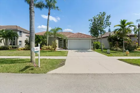 18342 NW 11th St, Pembroke Pines, FL 33029