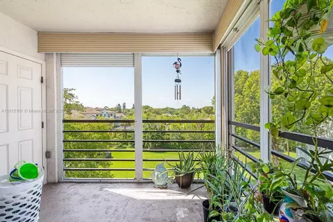 9235 SW 8th St #502, Boca Raton, FL 33428