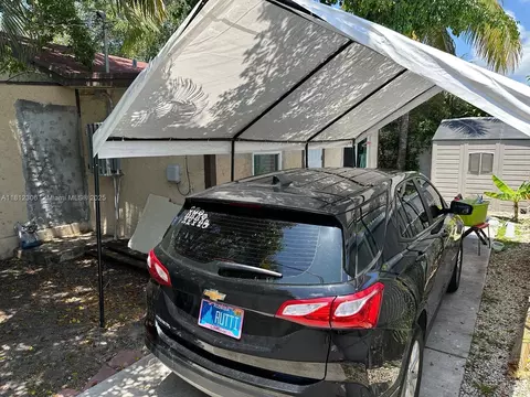 544 NW 96th St, Miami, FL 33150