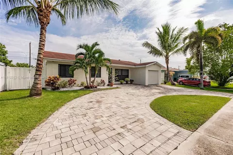 11370 NW 35th Pl, Sunrise, FL 33323