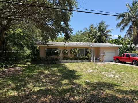 Exterior - 13240 NE 4th Ave, North Miami, FL 33161 photo 1 of 4