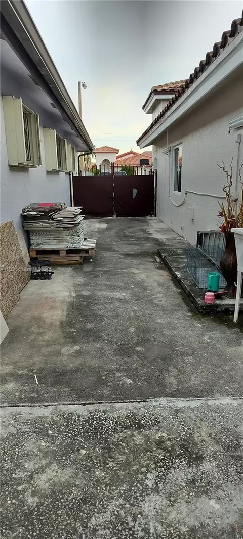 Exterior - 3149 W 68th Pl, Hialeah, FL 33018 photo 3 of 3