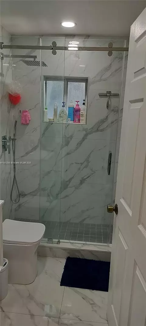 Bath - 3149 W 68th Pl, Hialeah, FL 33018 photo 7 of 8