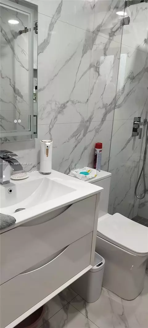 Bath - 3149 W 68th Pl, Hialeah, FL 33018 photo 8 of 8