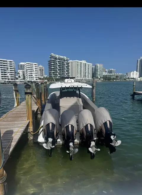 900 Bay Dr #DS18, Miami Beach, FL 33141