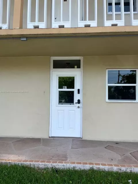 620 NE 12th Ave #107, Hallandale Beach, FL 33009
