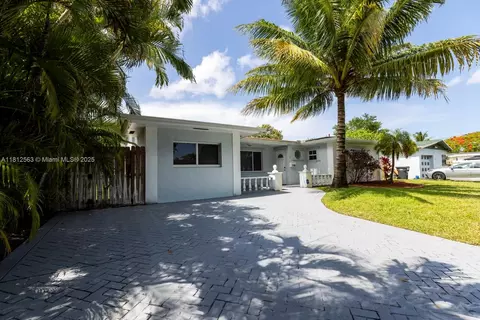 7509 Hayes St, Hollywood, FL 33024