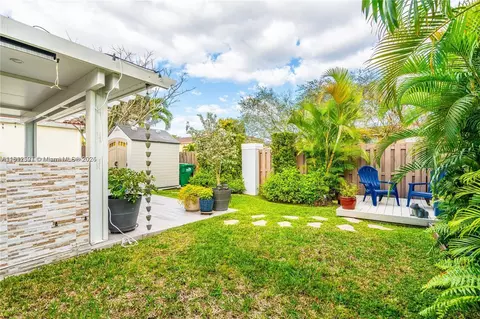 Exterior - 17543 SW 142nd Ct, Miami, FL 33177 photo 3 of 3