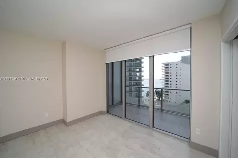 1300 Brickell Bay Dr #1006, Miami, FL 33131