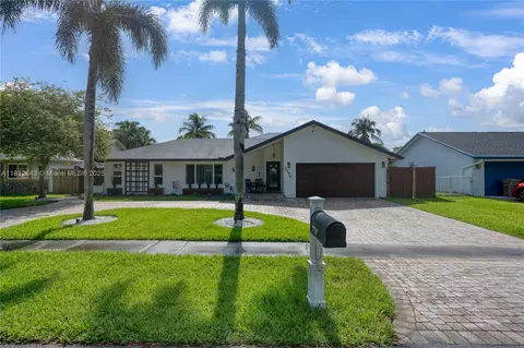 2750 SW 86th Way, Davie, FL 33328