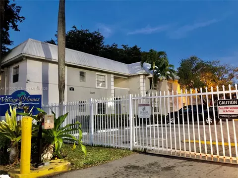 17255 SW 95th Ave #D-349, Palmetto Bay, FL 33157