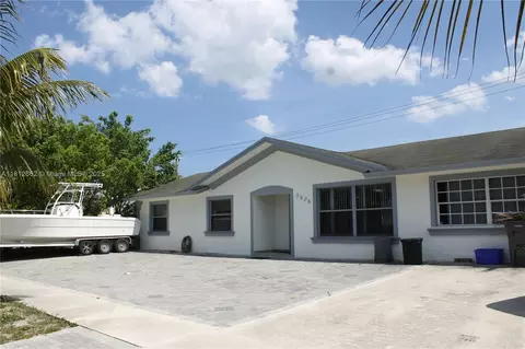 3626 Victoria Dr, West Palm Beach, FL 33406