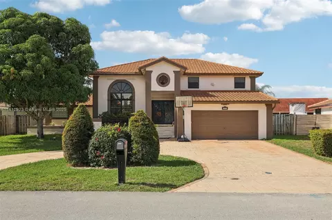 15050 E Falcons Lea Dr, Davie, FL 33331