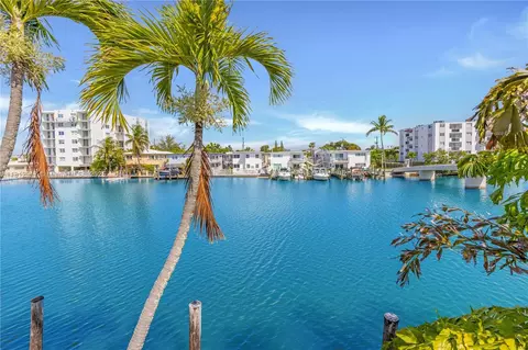 8040 Tatum Waterway Dr #12, Miami Beach, FL 33141