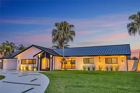 10600 SW 140th St, Miami, FL 33176