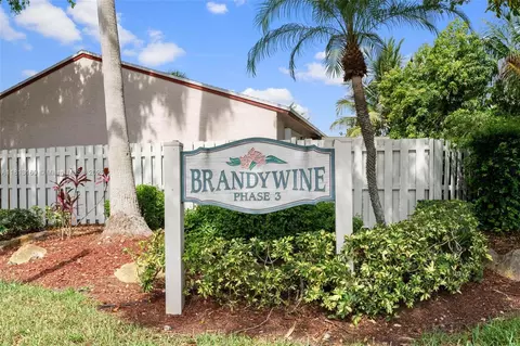 14100 Langley Pl, Davie, FL 33325