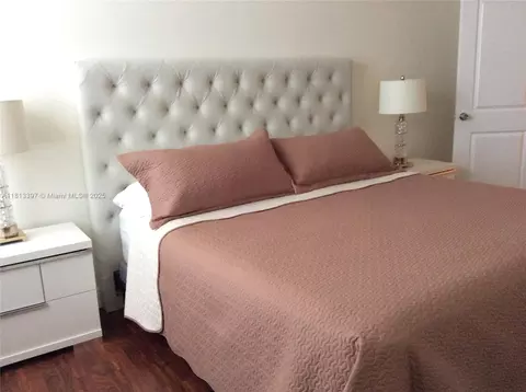 100 Lincoln Rd #1214, Miami Beach, FL 33139
