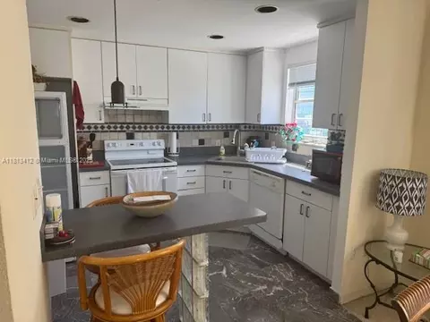 2829 Indian Creek Dr #1111, Miami Beach, FL 33140