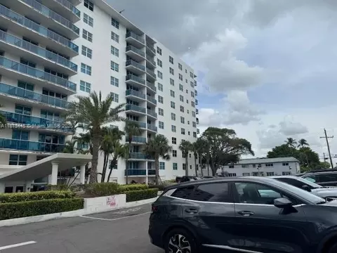 7501 E Treasure Dr #2G, North Bay Village, FL 33141